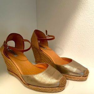 Gold wedge sandal